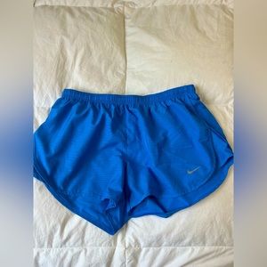 Women’s medium nike running shorts